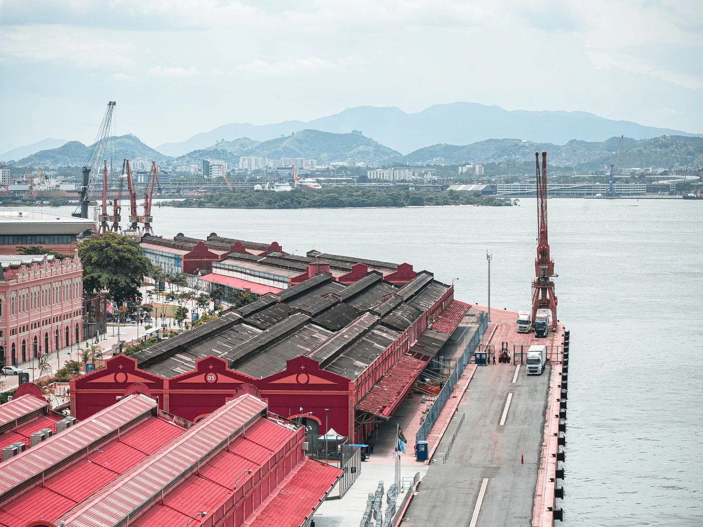 Port and Industrial Solutions: What to Expect From a Complete Partner